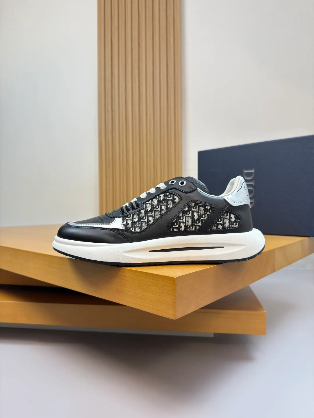 [Dior] Dior P780 men's shoes💰 - High-end quality original order·Casual sports shoes - Upper: 🔝Nappa calfskin, perforated calfskin, brand totem canvas cloth, tongue. Heel. Silk-printed high-frequency brand logo - Inner: water-dyed cowhide, foot pad; brand canvas - Outsole: ultra-light TPU. Rubber foam; two-color molded outsole -Ultra-high quality control·Fine workmanship: outstanding (high-end·nobility·grade) -Size: 39-44 (38, 45, can be customized)·DR0181